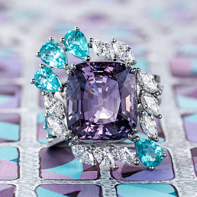 Кольцо со шпинелью, турмалинами параиба и бриллиантами