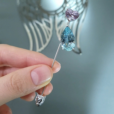 Брошь-иголка со шпинелью, аквамарином и бриллиантами