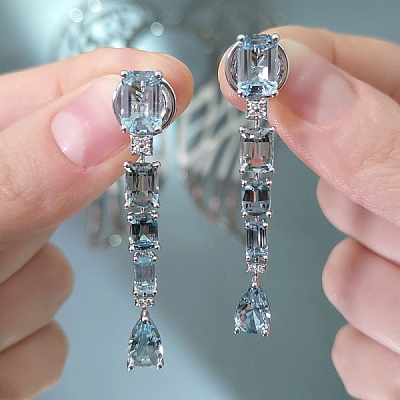 Серьги с аквамаринами и бриллиантами