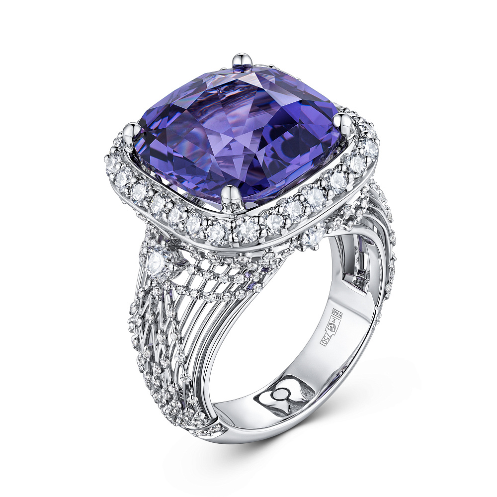 Кольцо с фиолетовой шпинелью и бриллиантами картинка 1