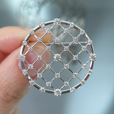 Брошь с бриллиантами