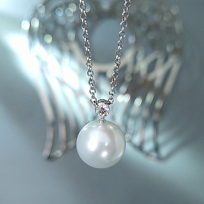 Подвеска с жемчугом Южных морей и бриллиантом