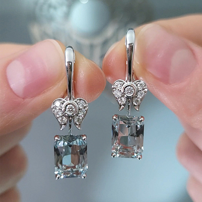 Серьги с аквамаринами и бриллиантами