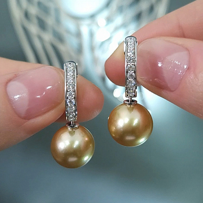 Серьги с золотым жемчугом Южных морей и бриллиантами